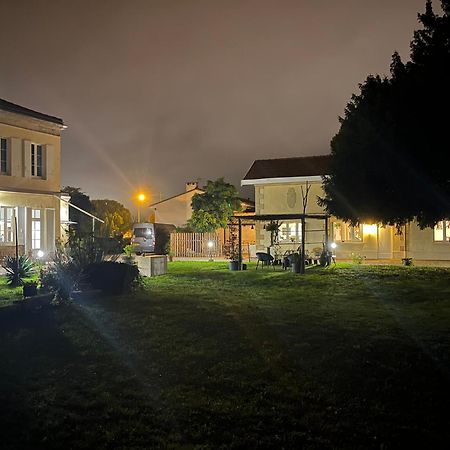 Batisse En Pierre XVII Siecle 115 M² Avec Terrasse Villa Ambares-et-Lagrave Eksteriør bilde