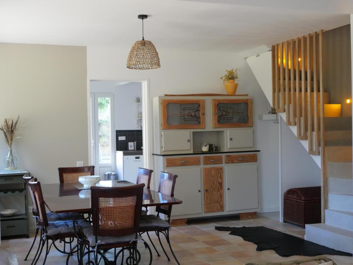 Batisse En Pierre XVII Siecle 115 M² Avec Terrasse Villa Ambares-et-Lagrave Eksteriør bilde