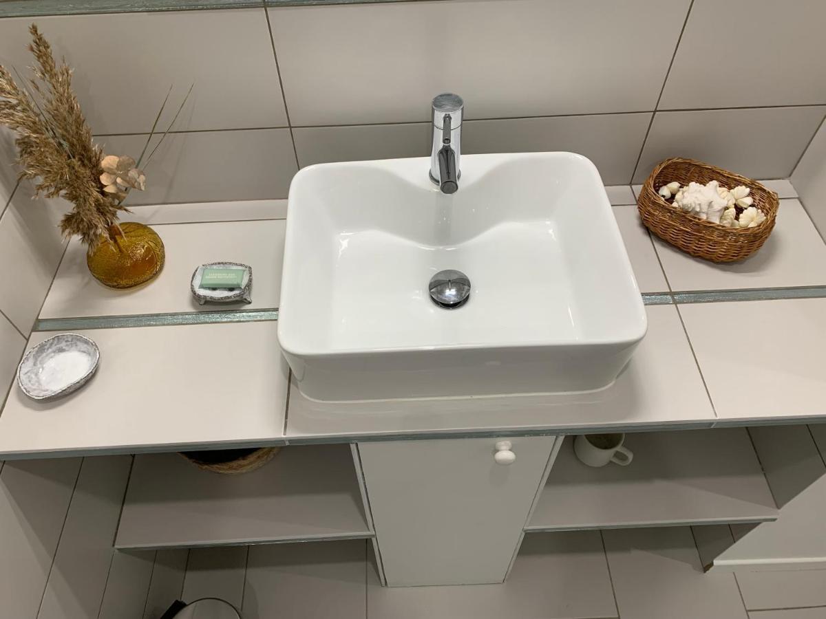 Batisse En Pierre XVII Siecle 115 M² Avec Terrasse Villa Ambares-et-Lagrave Eksteriør bilde