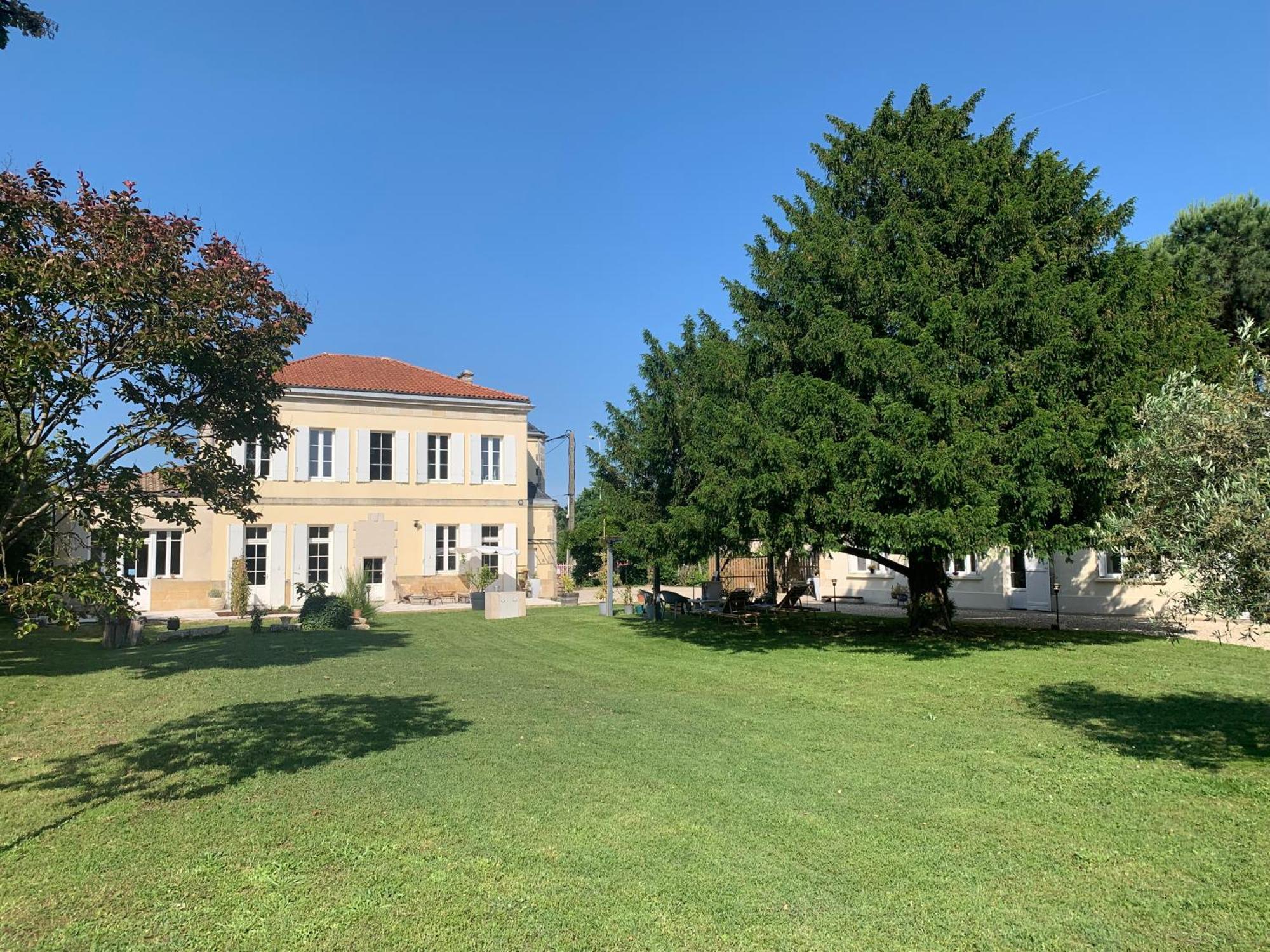 Batisse En Pierre XVII Siecle 115 M² Avec Terrasse Villa Ambares-et-Lagrave Eksteriør bilde