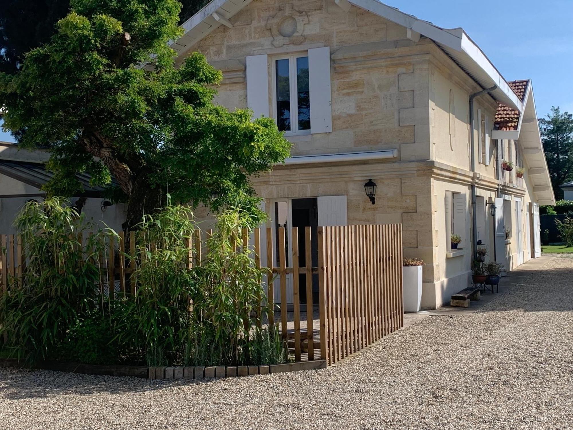 Batisse En Pierre XVII Siecle 115 M² Avec Terrasse Villa Ambares-et-Lagrave Eksteriør bilde
